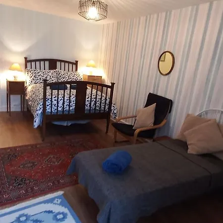 Holiday home Charmante Demeure Spacieuse, Ideale Pour 9 Pers A *